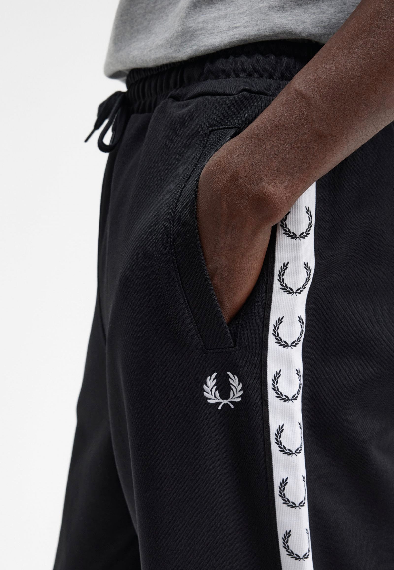 Fred Perry - Taped Black - Pants | Men-Image