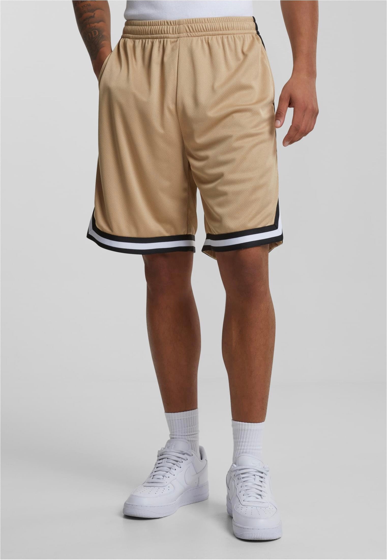 Urban Classics - Stripes Mesh Unionbeige/Black/White - Shorts | Men-Image