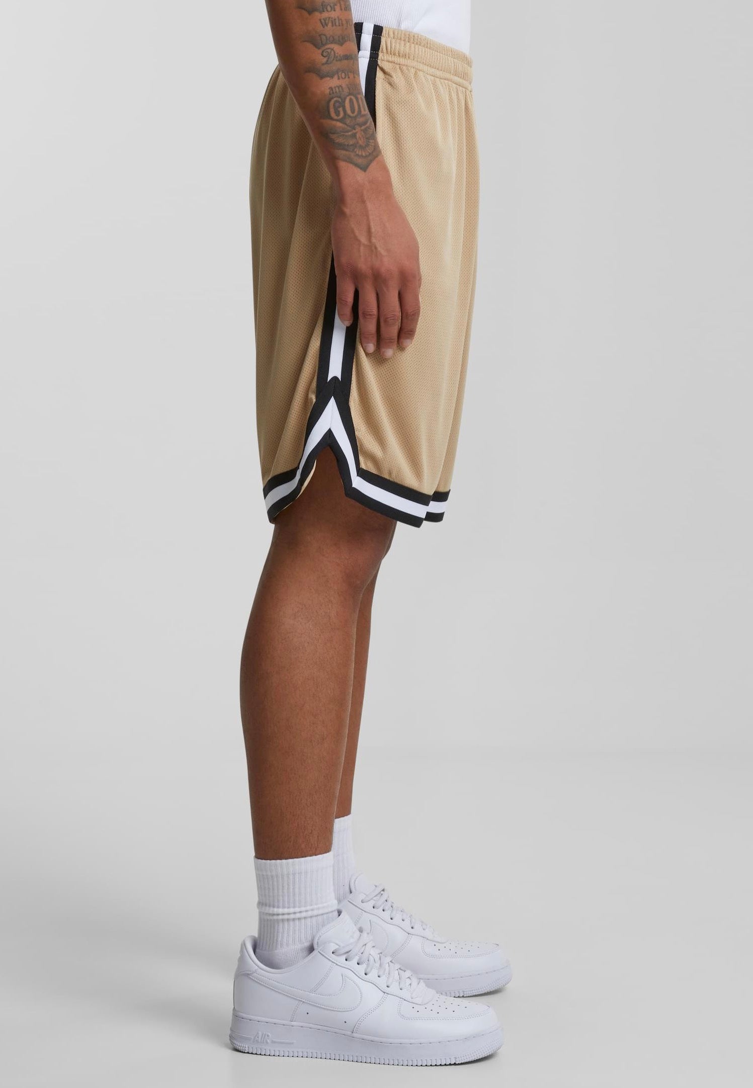 Urban Classics - Stripes Mesh Unionbeige/Black/White - Shorts | Men-Image