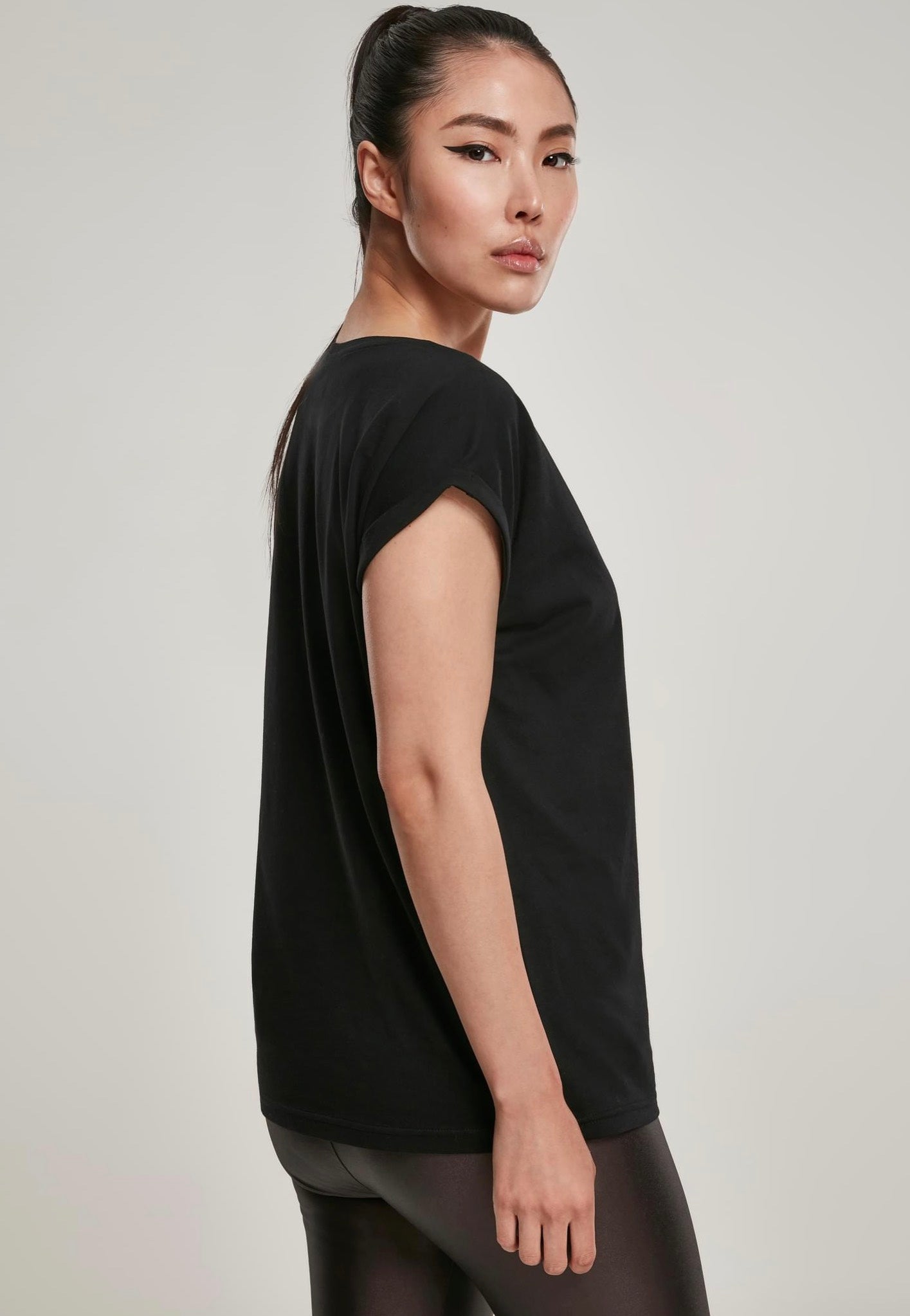 Urban Classics - Organic Extended Shoulder Black - Girly | Women-Image