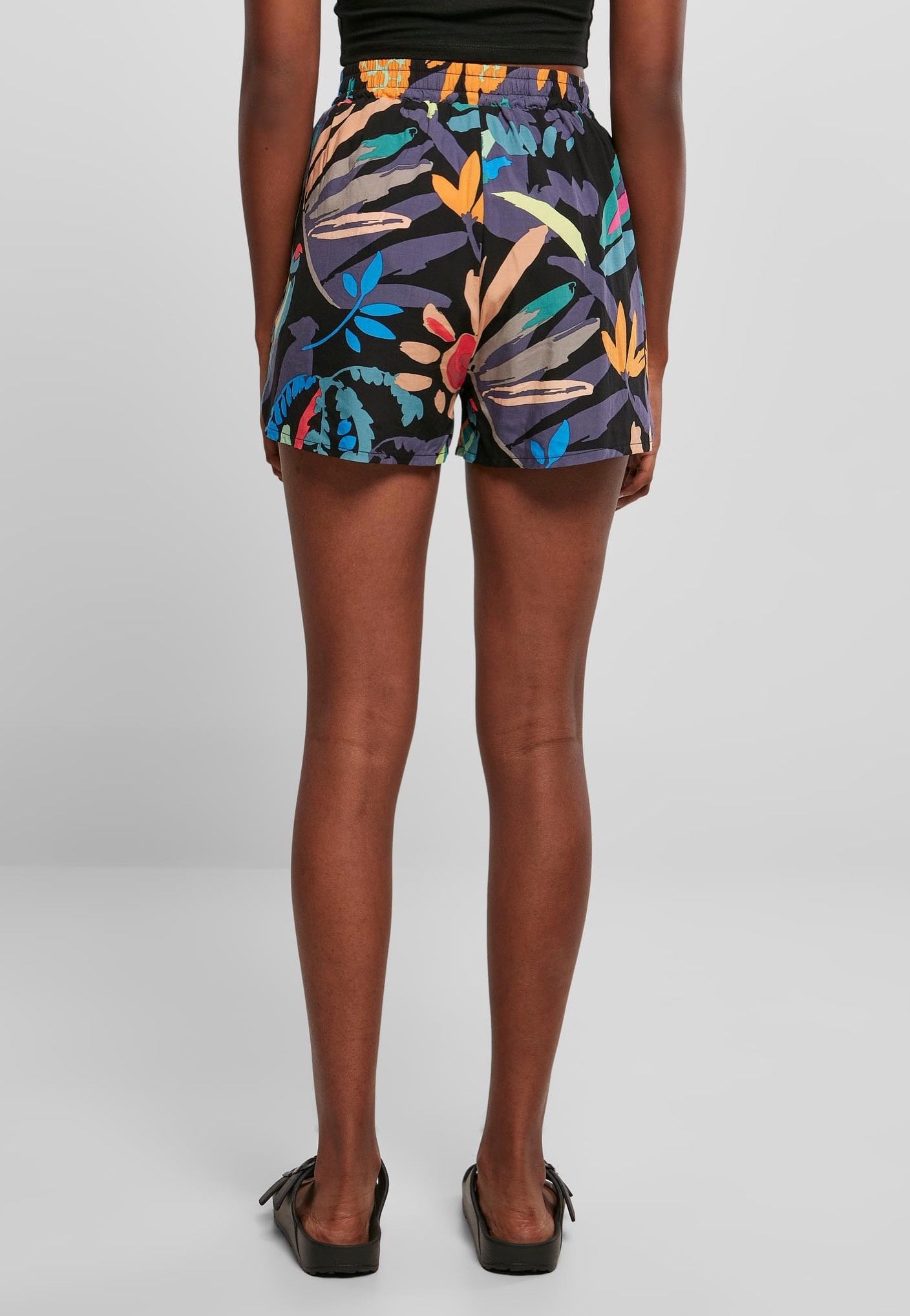 Urban Classics - Ladies AOP Viscose Resort Blackfruity - Shorts | Women-Image