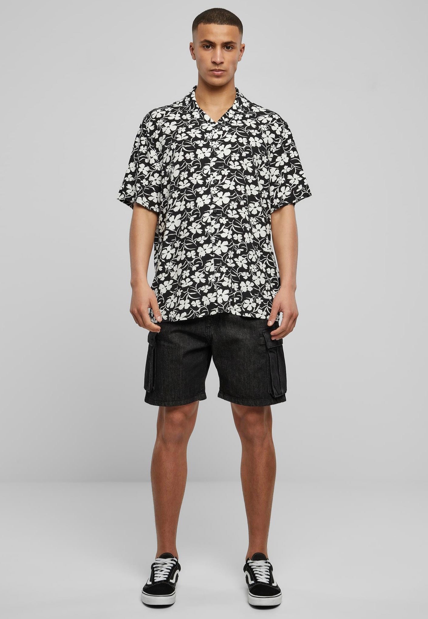 Urban Classics - Viscose AOP Resort Whiteflower - Shirt | Men-Image