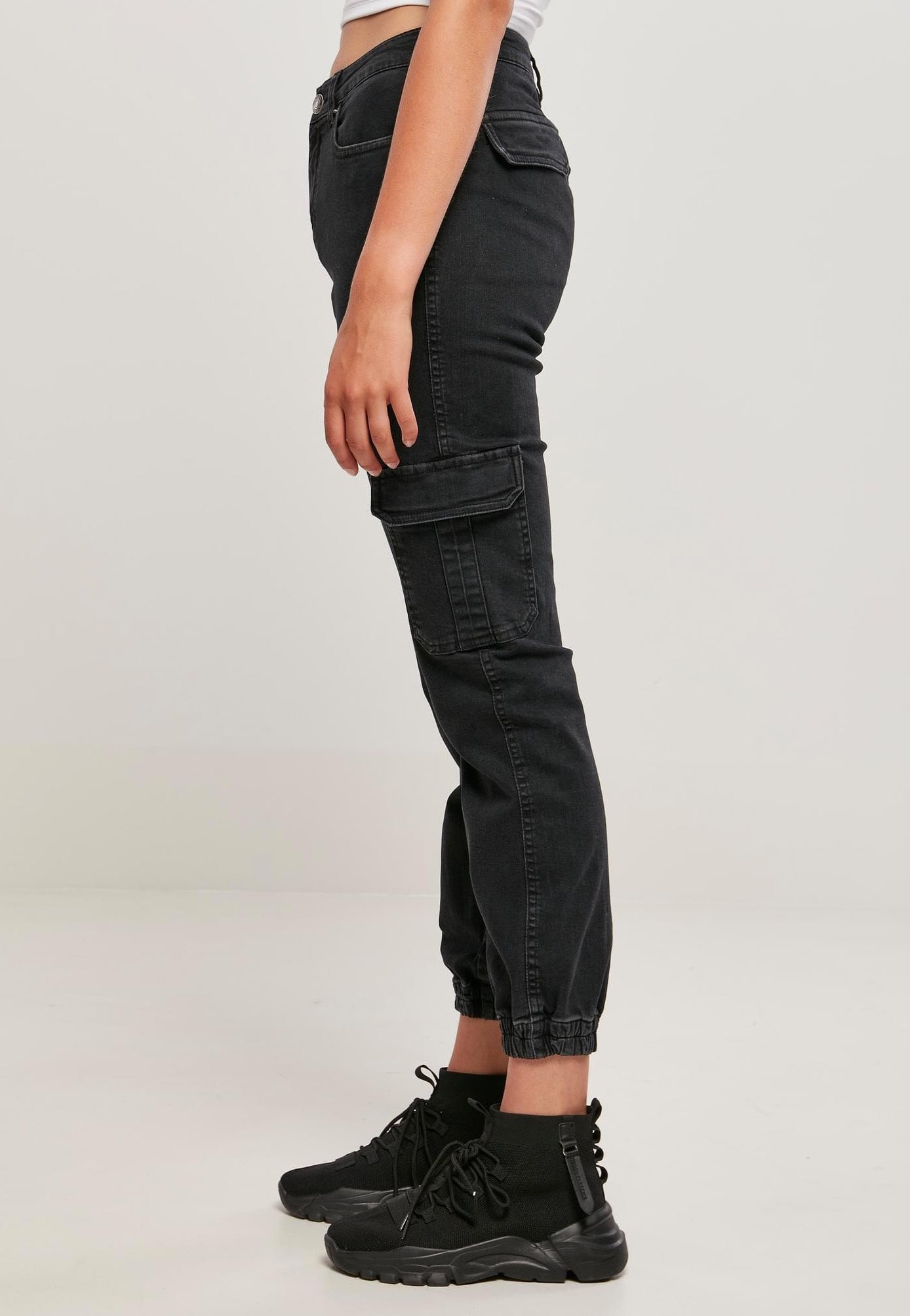 Urban Classics - Ladies Organic Stretch Denim Cargo Black Washed - Pants | Women-Image