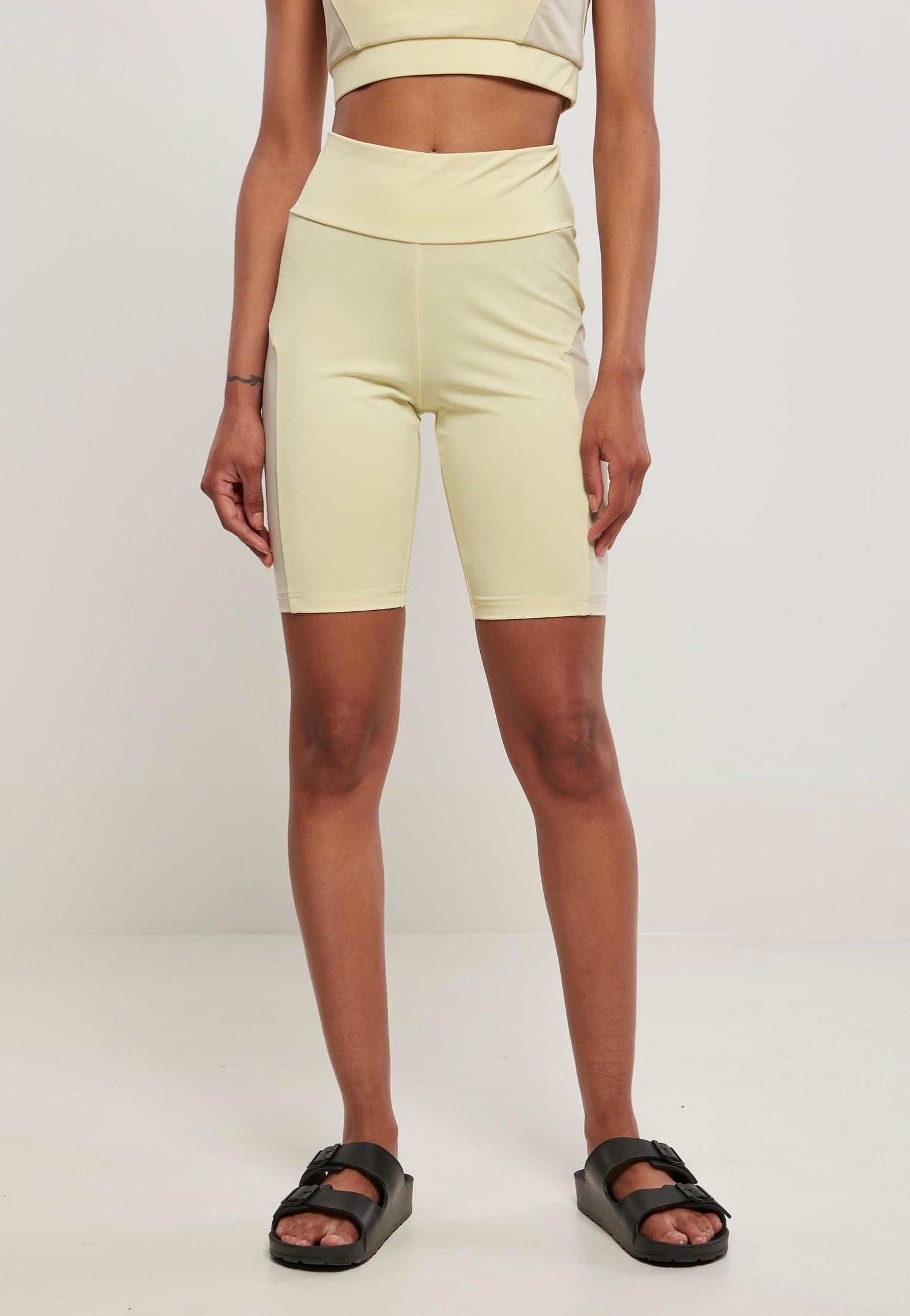 Urban Classics - Ladies Color Block Cycle Softyellow/Softseagrass - Shorts | Women-Image