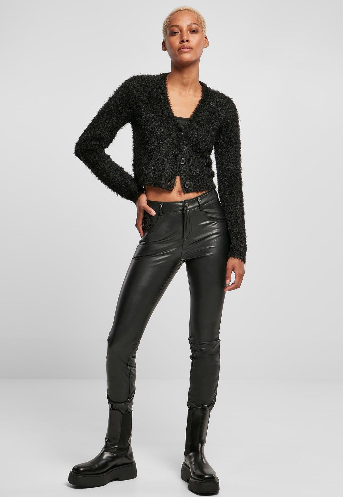 Urban Classics - Ladies Cropped Feather Black - Cardigan | Women-Image