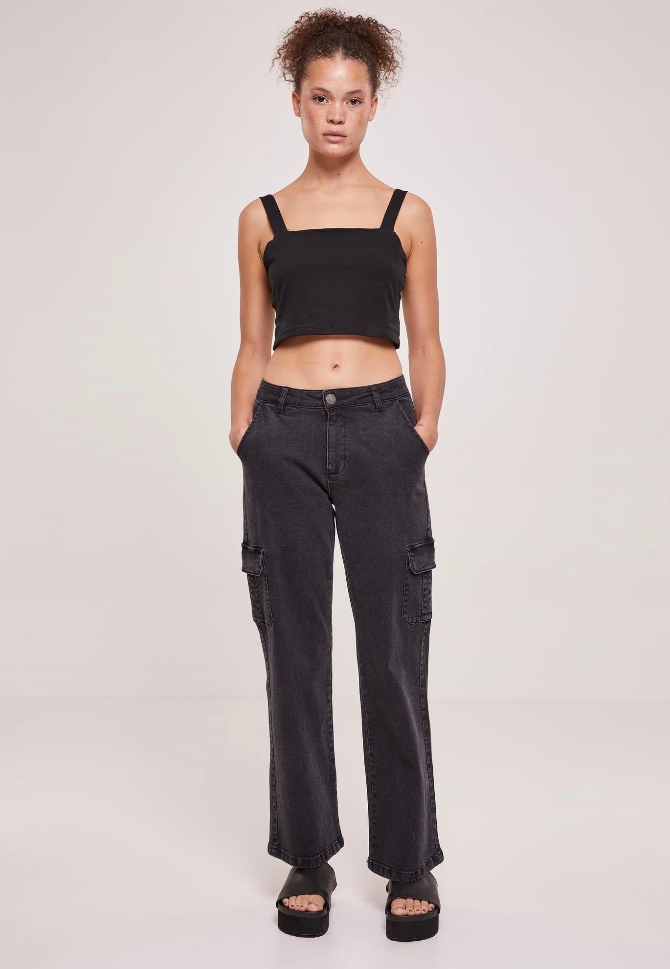 Urban Classics - Ladies High Waist Straight Cargo Black Washed - Jeans | Women-Image