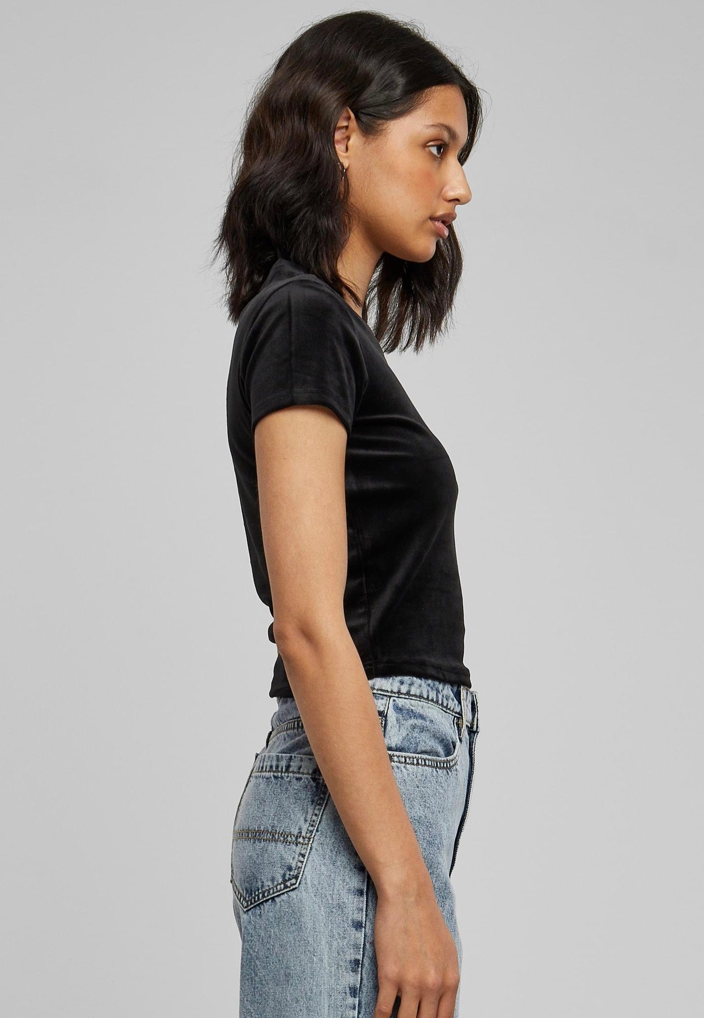 Urban Classics - Short Velvet Black - T-Shirt | Women-Image