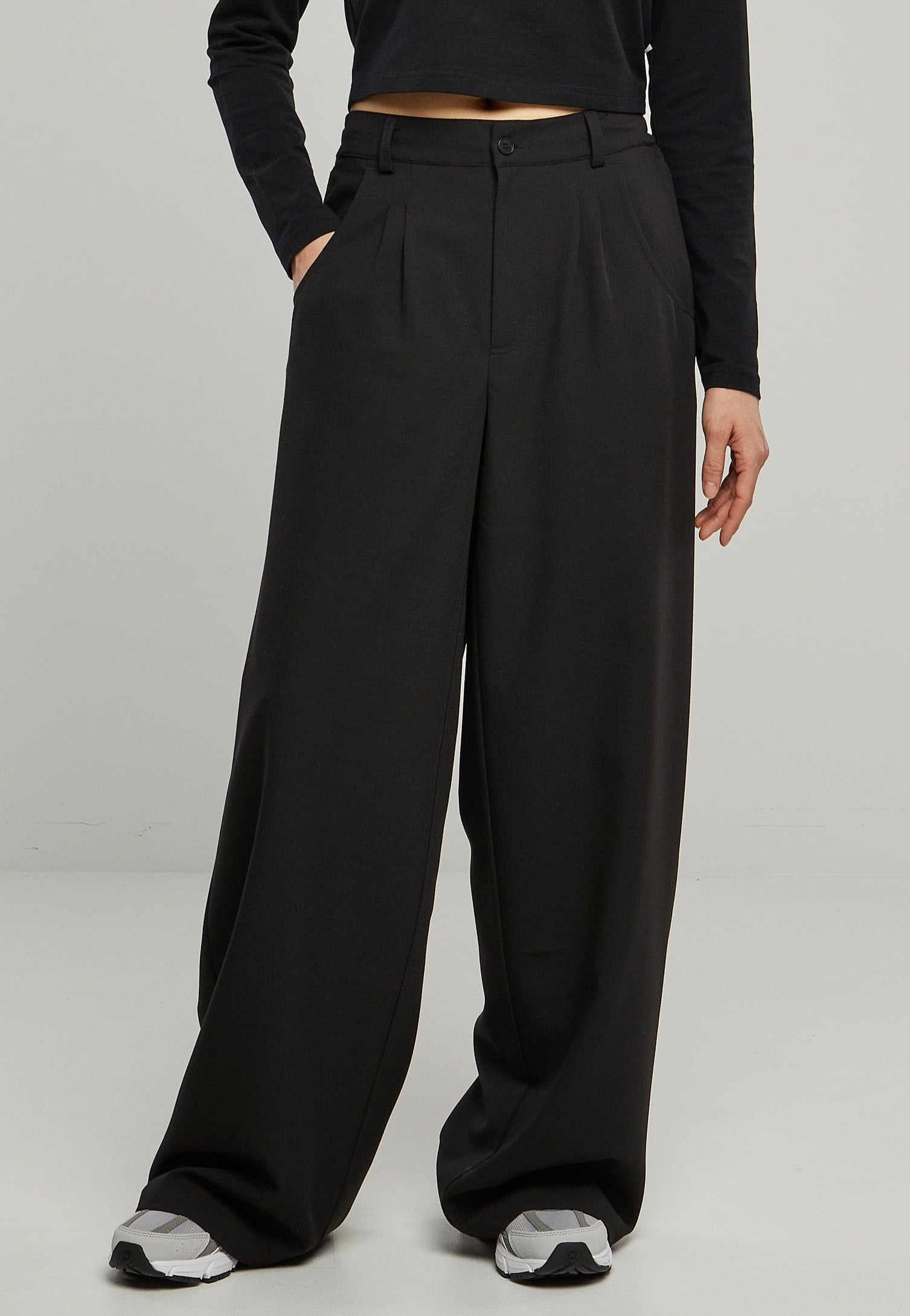 Urban Classics - Ladies Ultra Wide Pleat Front Black - Pants | Women-Image