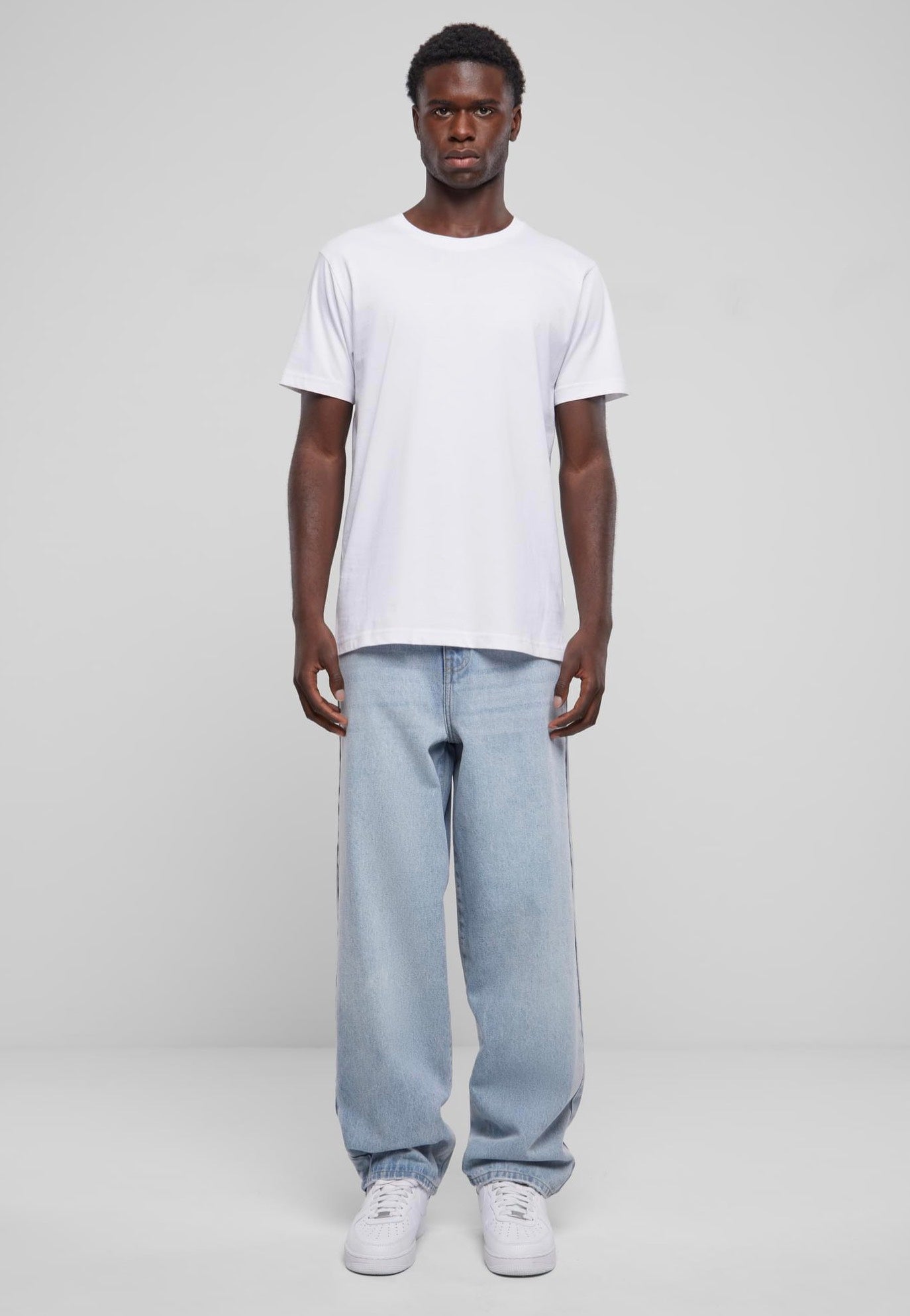 Urban Classics - Heavy Ounce Baggy Fit New Light Blue Washed - Jeans | Men-Image