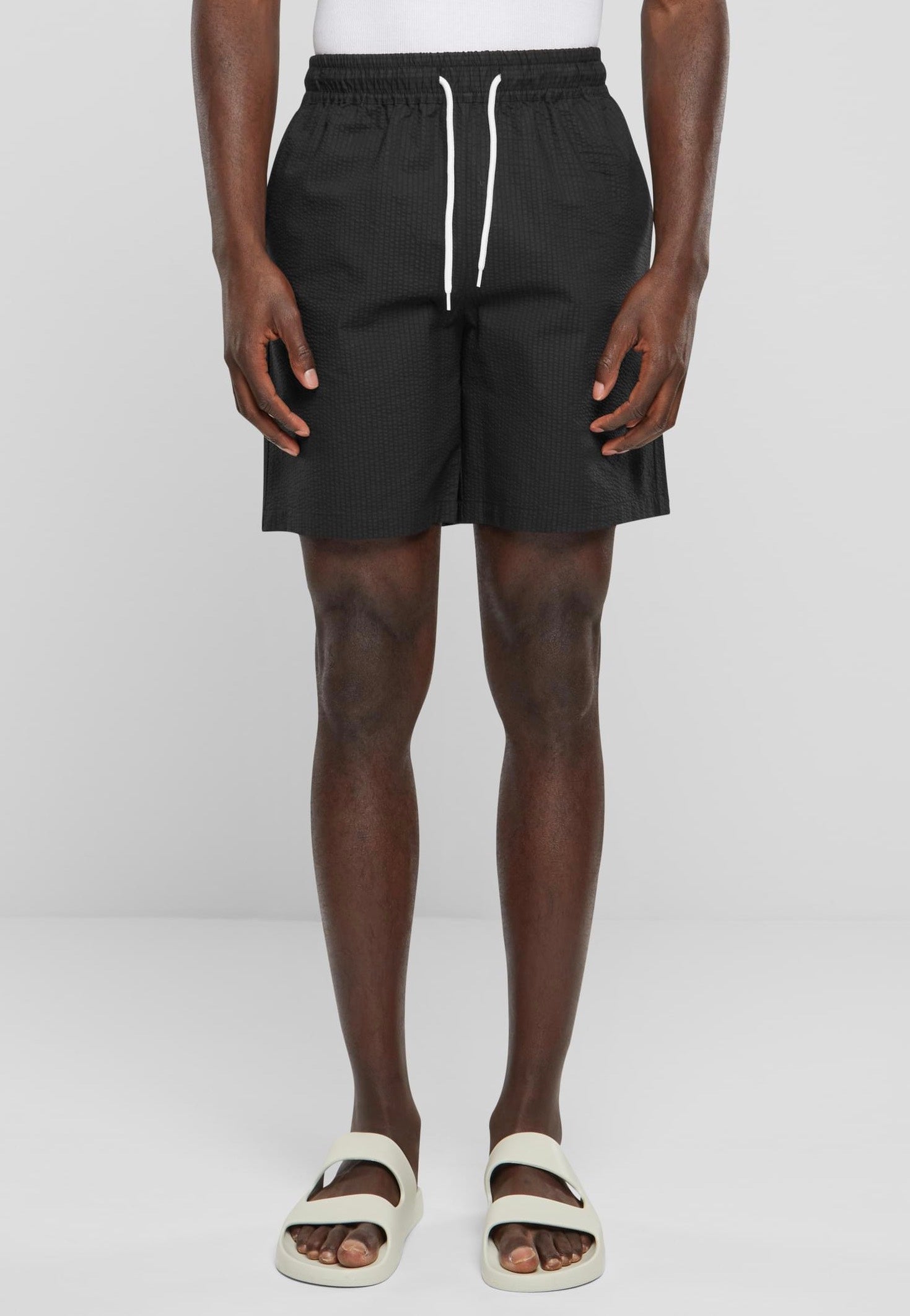 Urban Classics - Basic Seersucker Black - Shorts | Men-Image