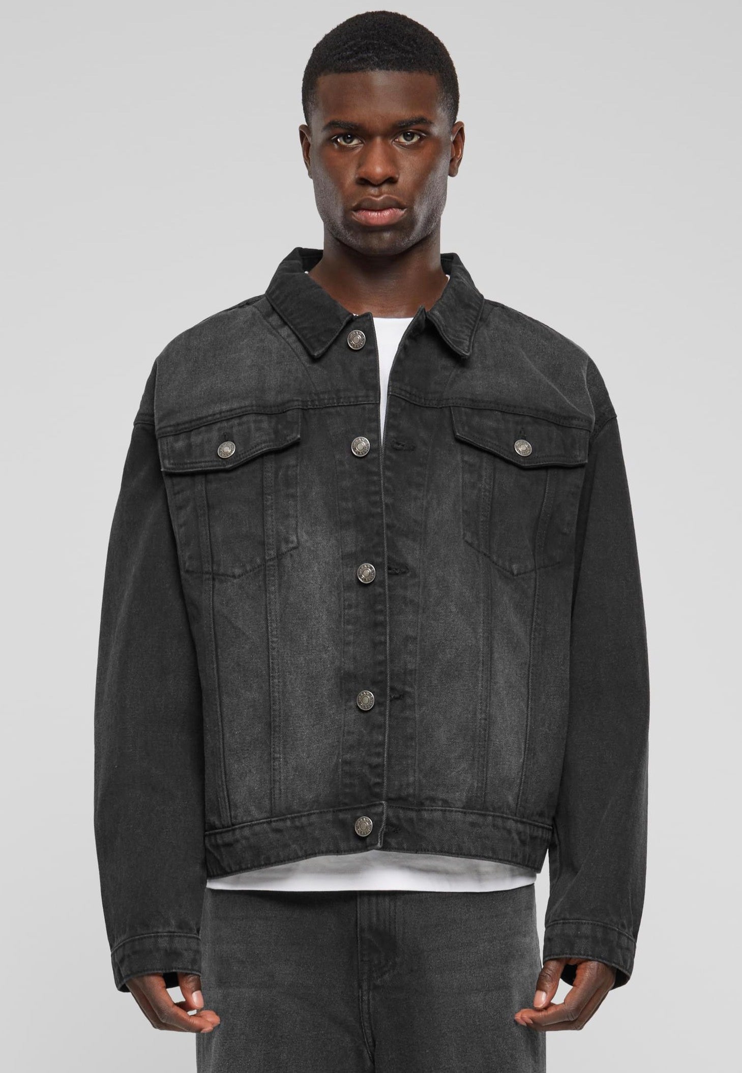 Urban Classics - Heavy Ounce Boxy Denim Black Washed - Jeans Jacket | Men-Image