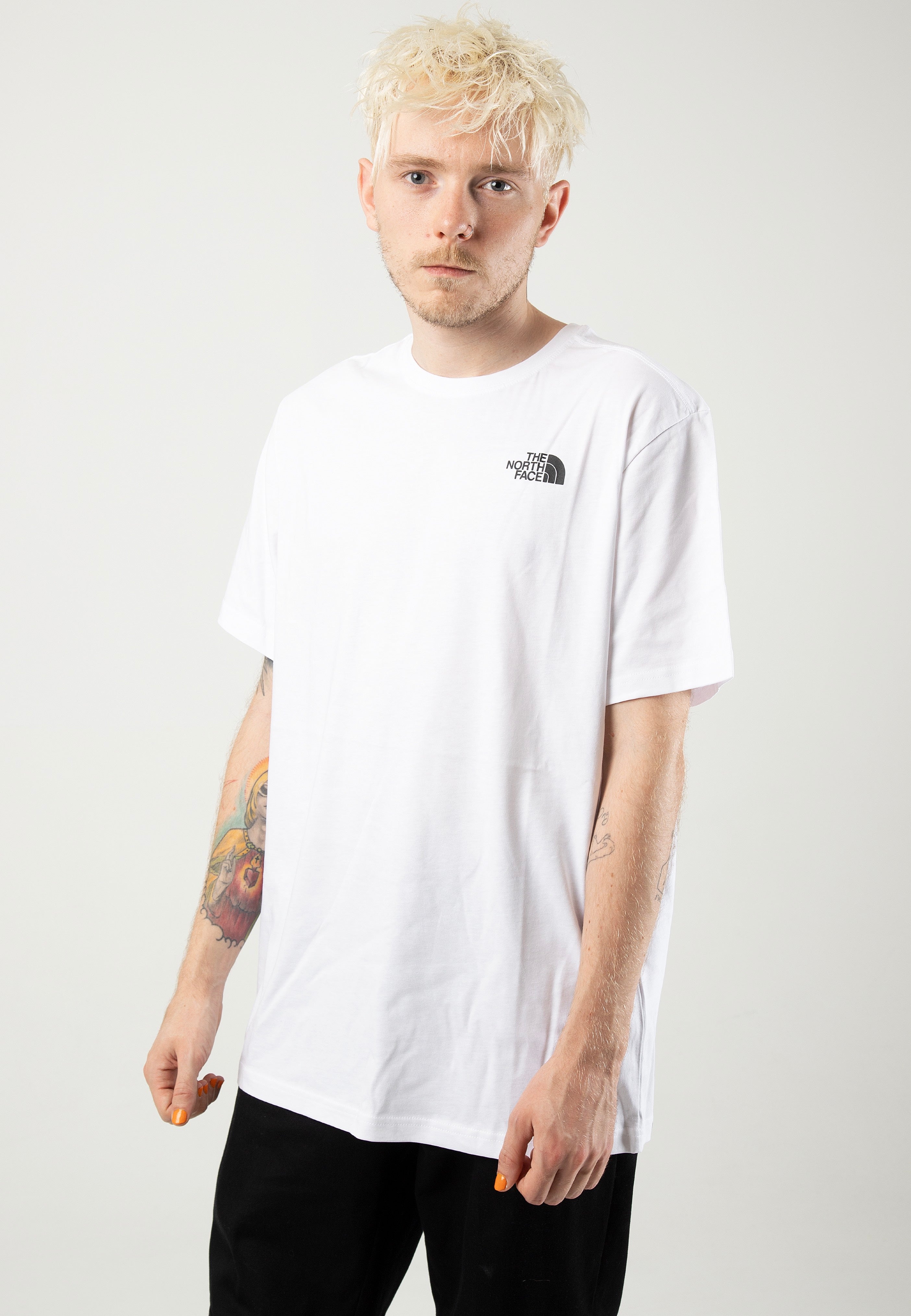 The North Face - Mountain Outline Tnf White/Tnf Black - T-Shirt | Men-Image