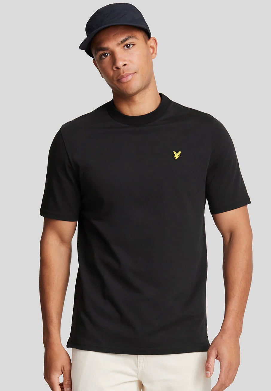 Lyle & Scott - Football For All Graphic Jet Black - T-Shirt | Men-Image