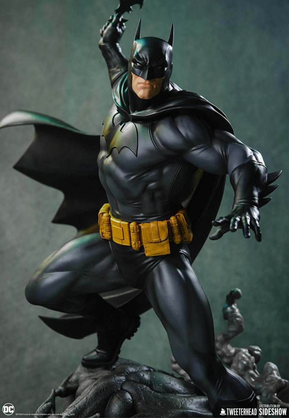 Batman - Batman 1/6 (Black and Gray Edition) - Statue | Neutral-Image