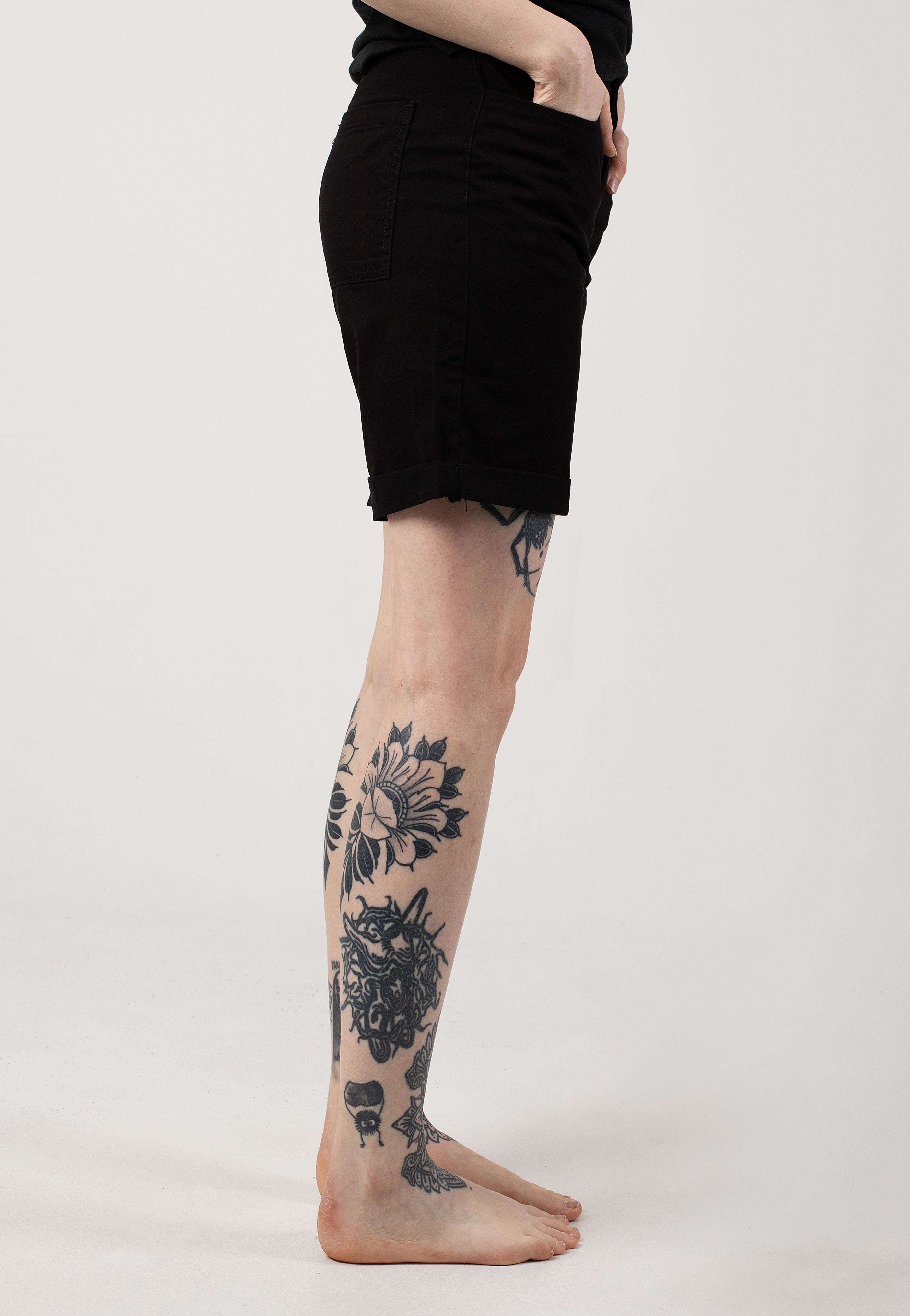 Urban Classics - Ladies Organic Cotton Bermuda Black - Shorts | Women-Image