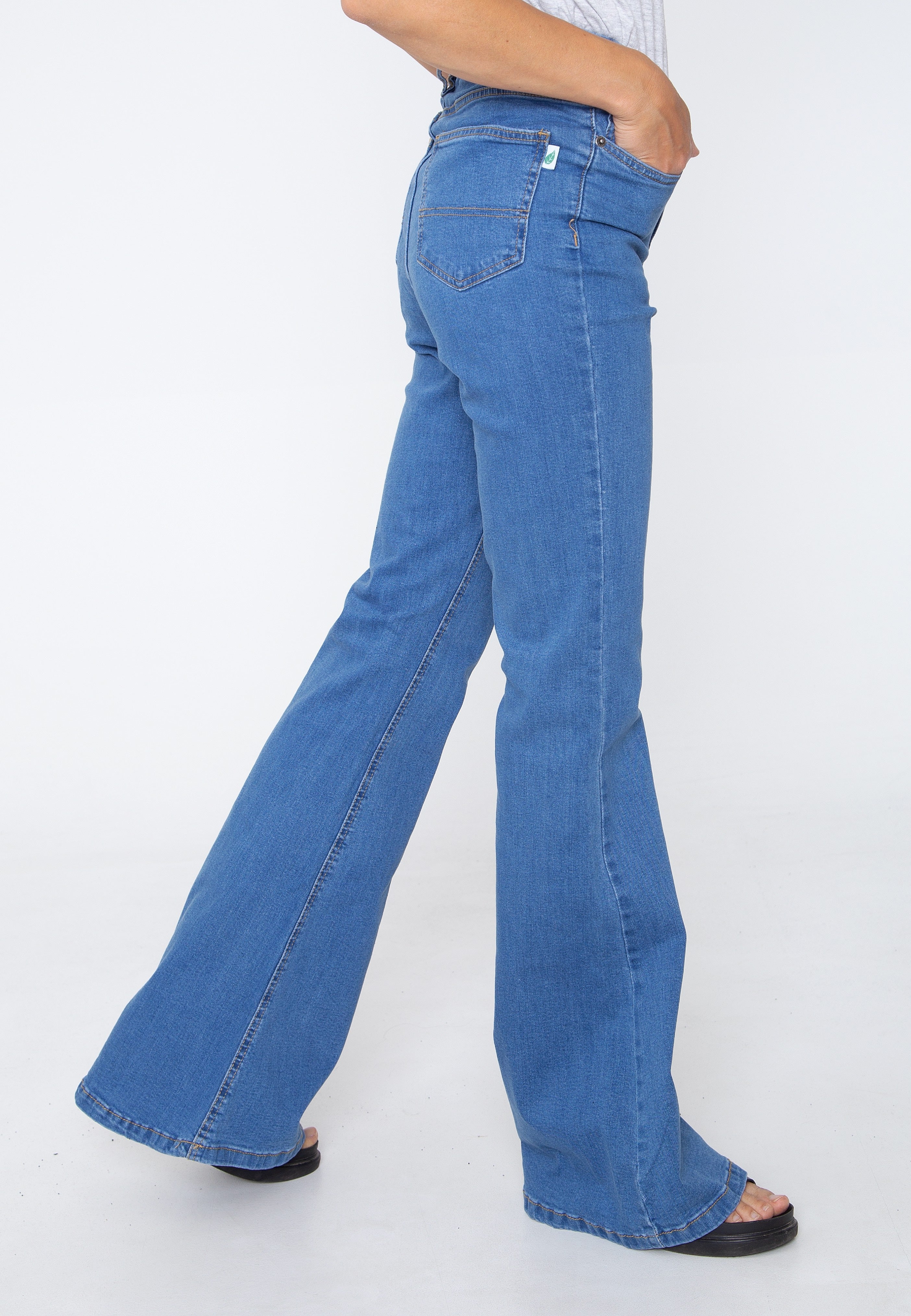 Urban Classics - Ladies Organic High Waist Flared Denim Clearblue Washed - Jeans | Women-Image