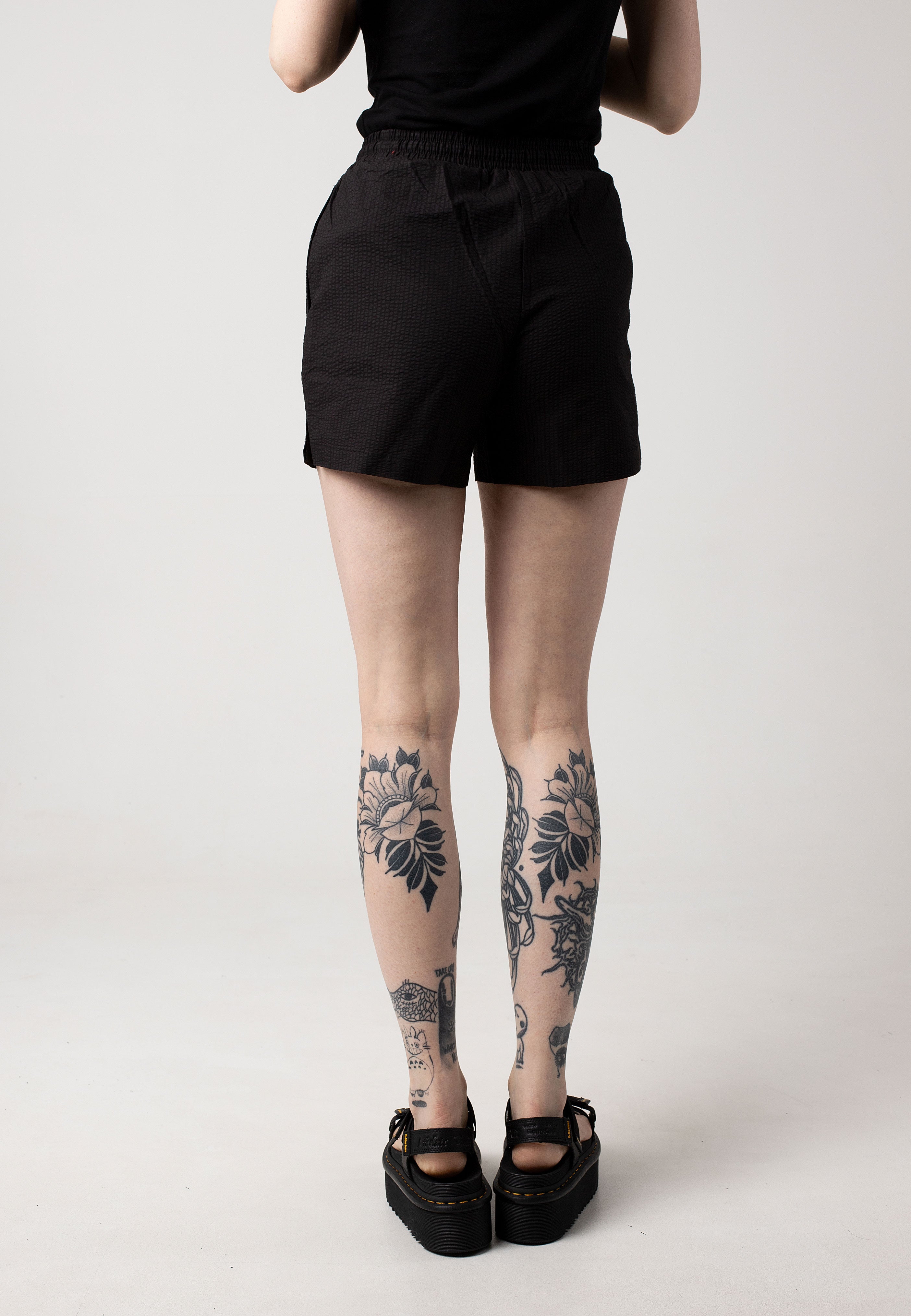 Urban Classics - Ladies Seersucker Black - Shorts | Women-Image