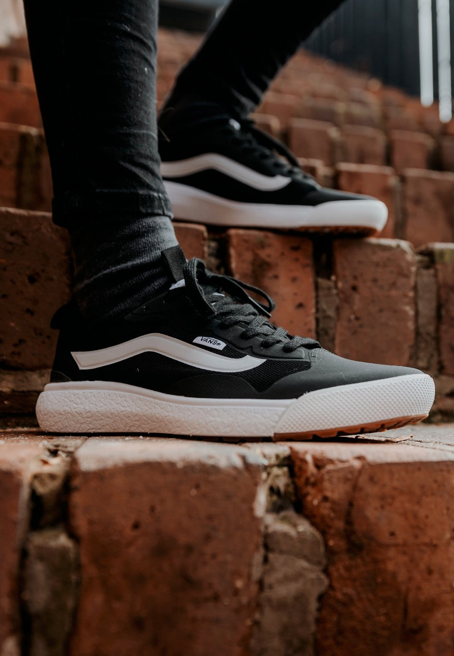 Vans - Ultrarange Exo Black - Shoes | Men-Image