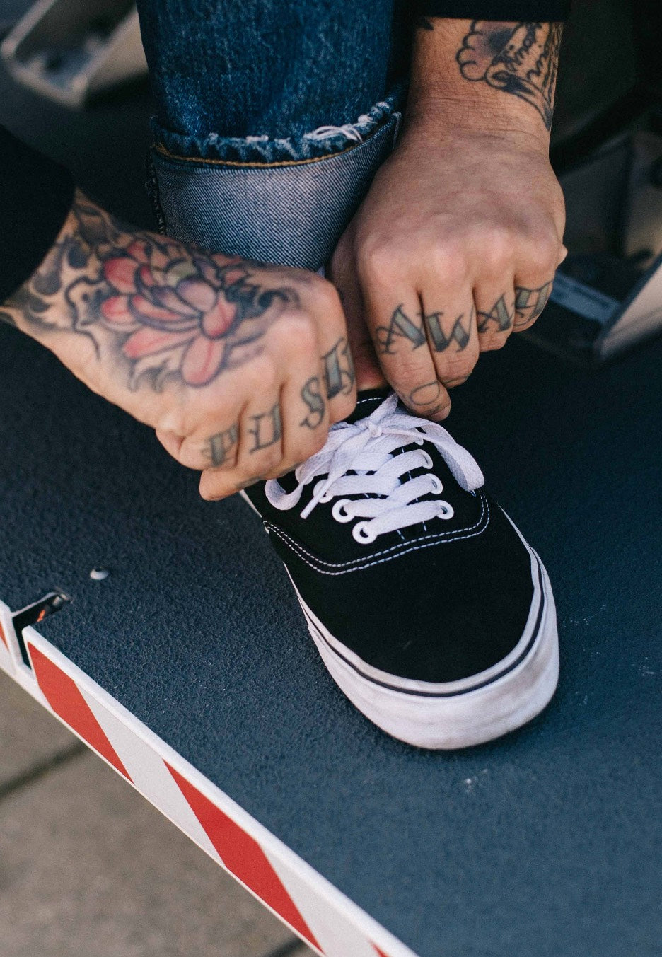 Vans - ComfyCush Authentic Classic Black/True White - Shoes | Men-Image