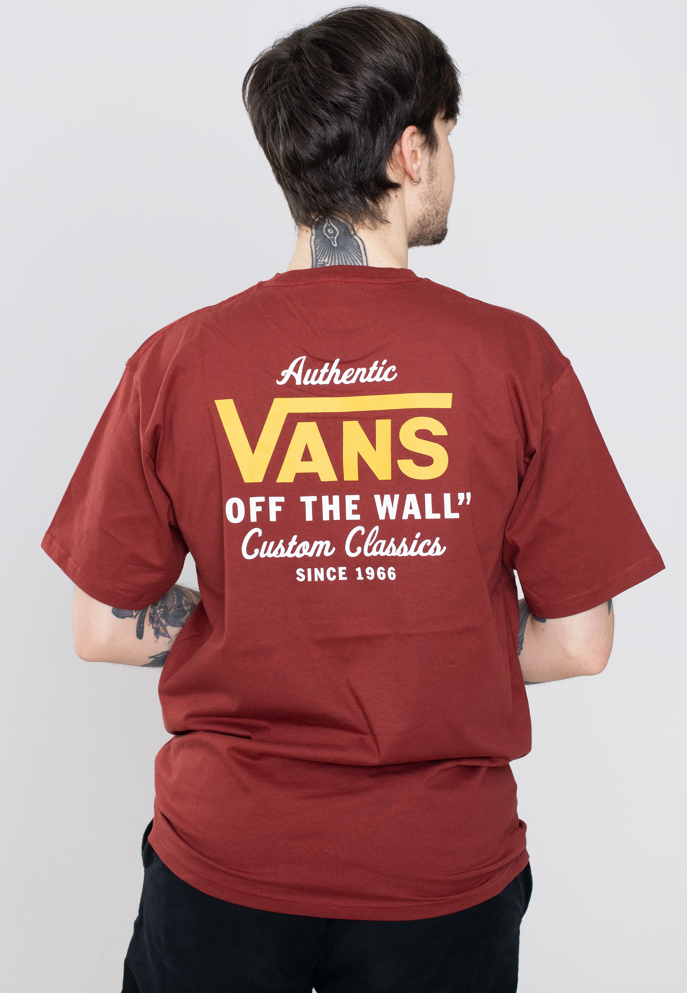 Vans - Holder St Classic Syrah/White/Old Gold - T-Shirt | Men-Image