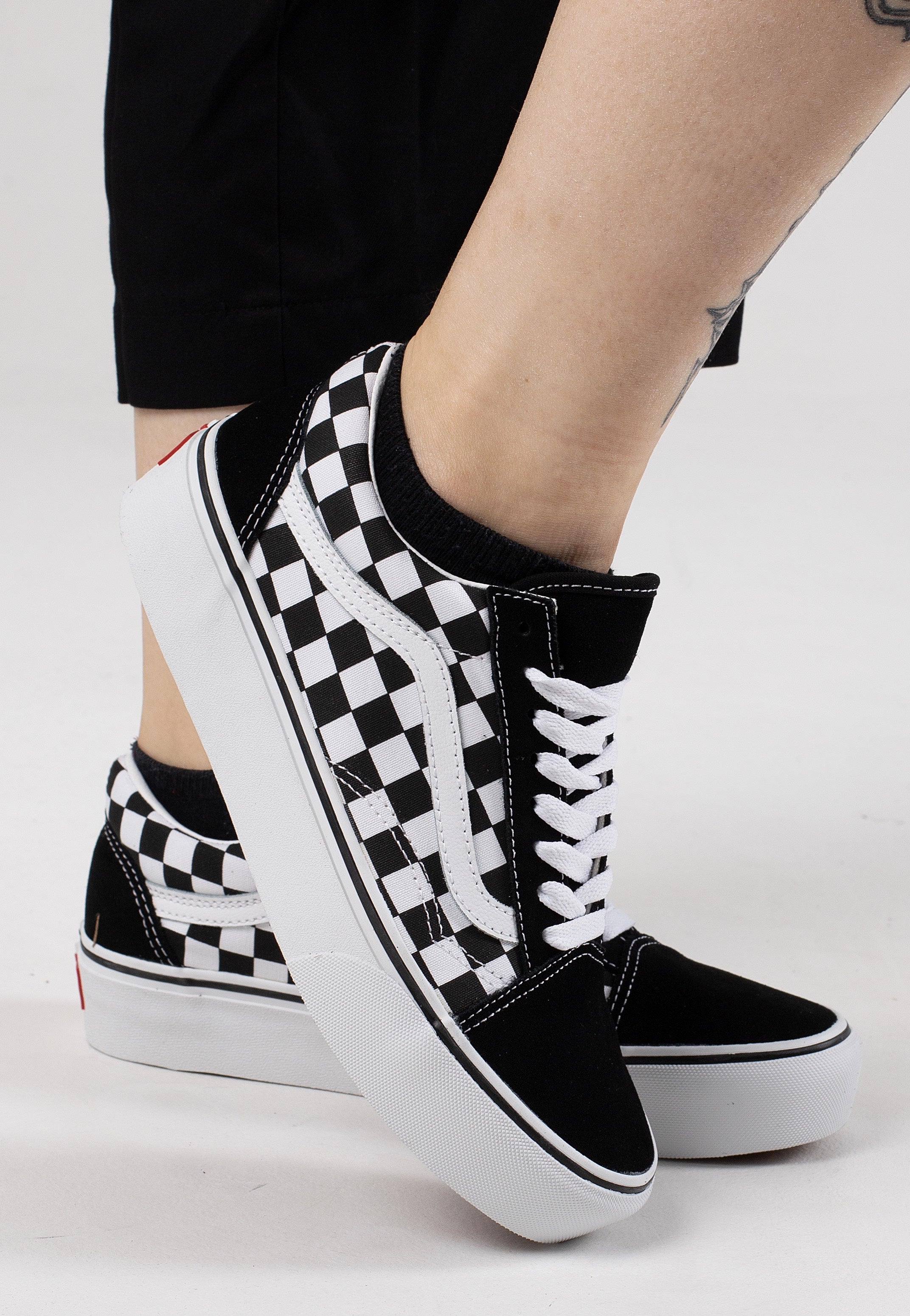 Vans - Old Skool Platform Checkerboard Black/True White - Girl Shoes | Women-Image