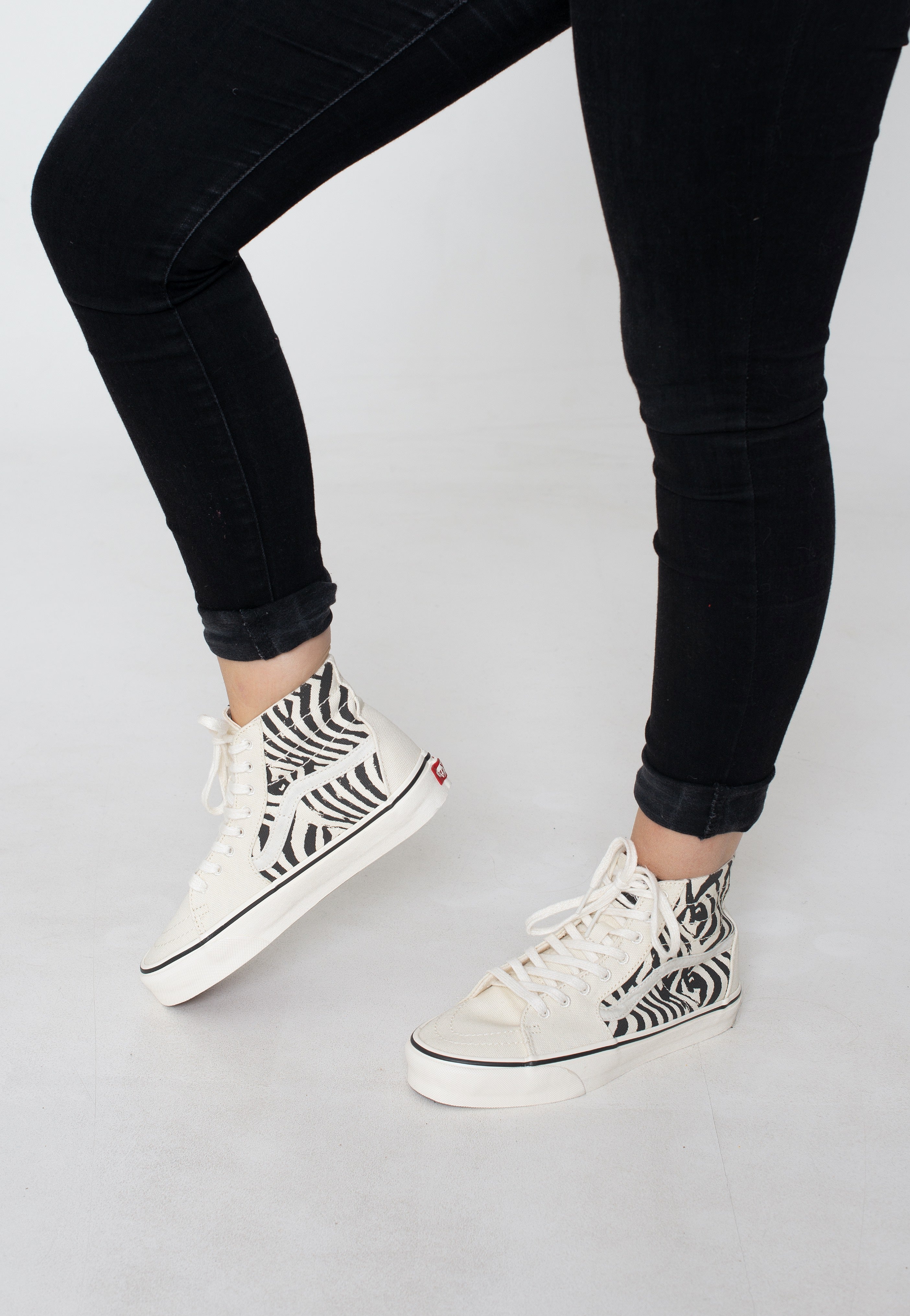 Vans - Sk8 Hi Tapered Zebra - Girl Shoes | Women-Image