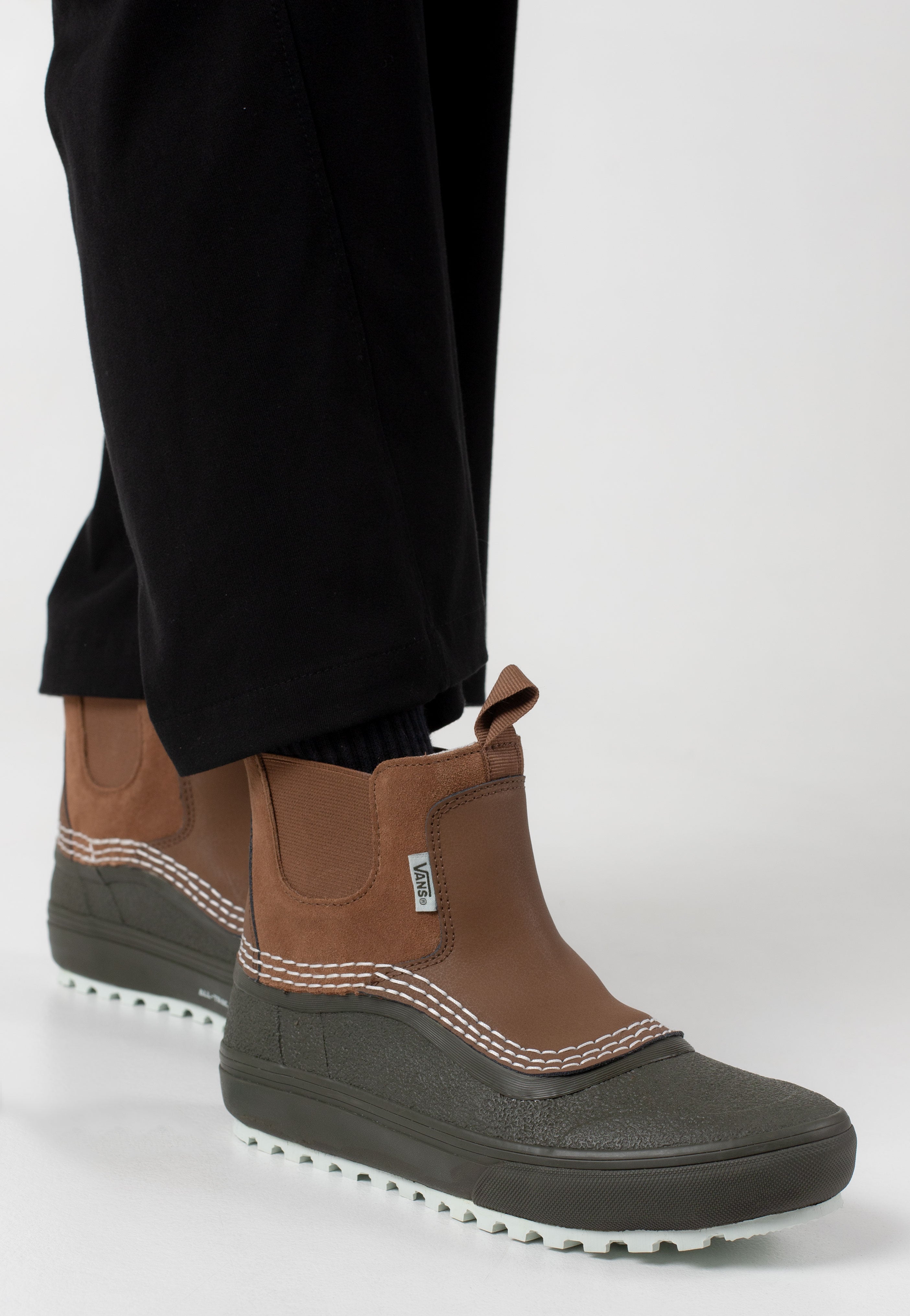 Vans - Standard Mid Chelsea Hana Beaman Brown/Green - Girl Shoes | Women-Image