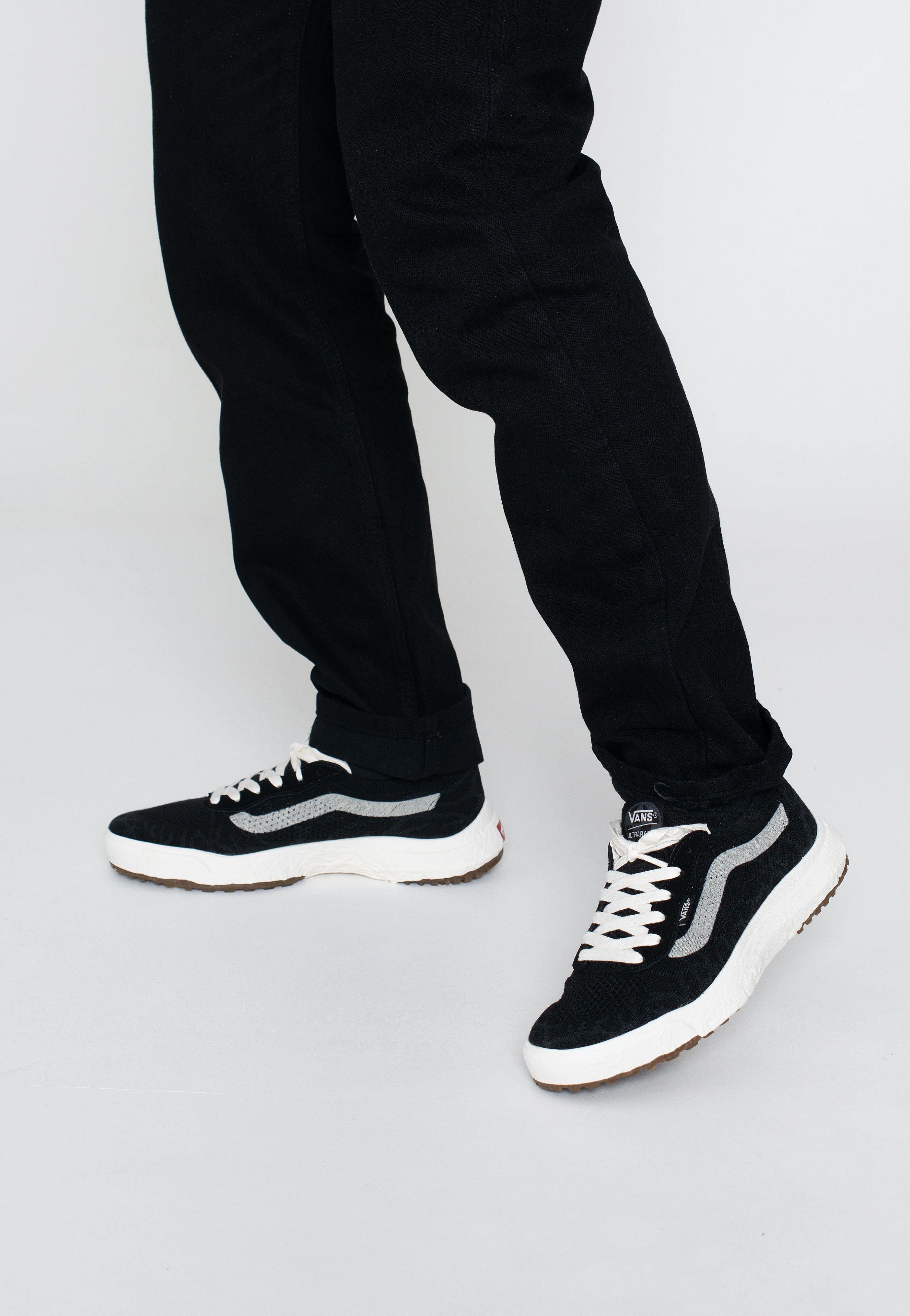 Vans - Ultra Range VR3 Black/Marshmallow - Shoes | Men-Image