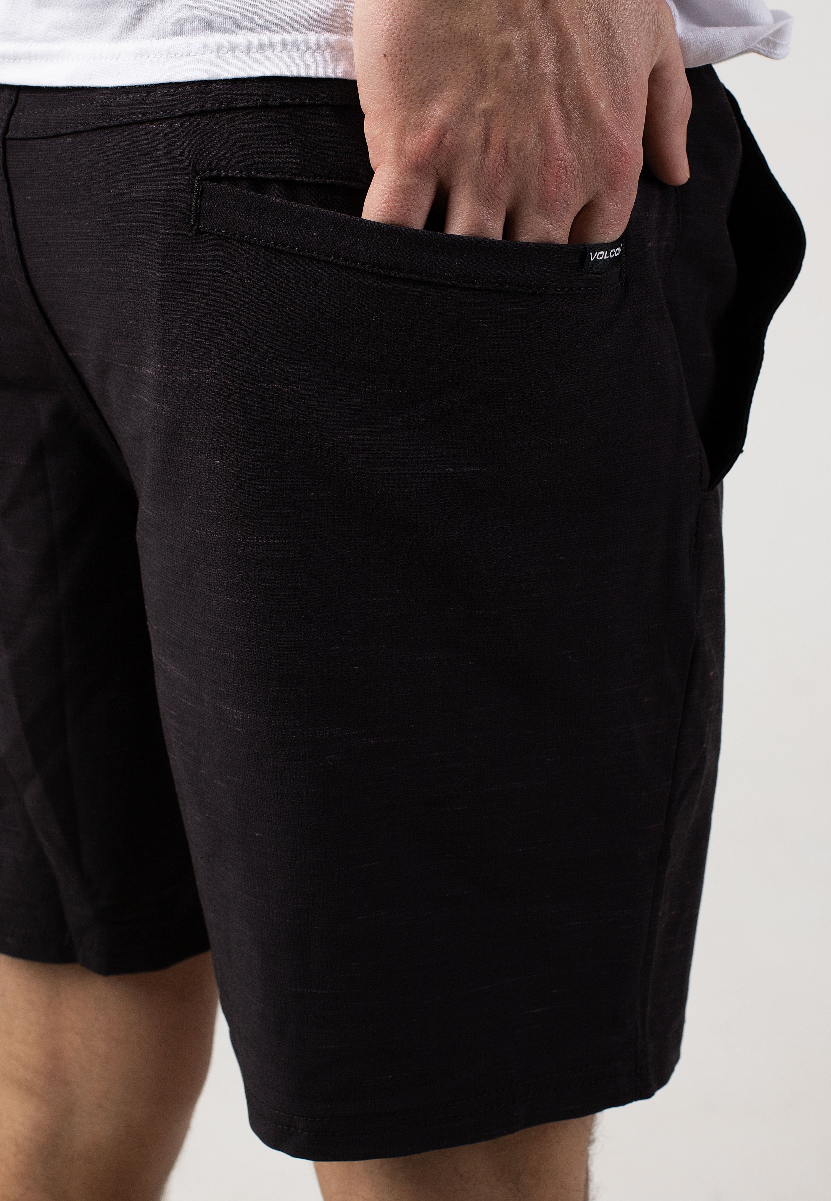 Volcom - Understoned Hybrid 18 Black - Shorts | Men-Image