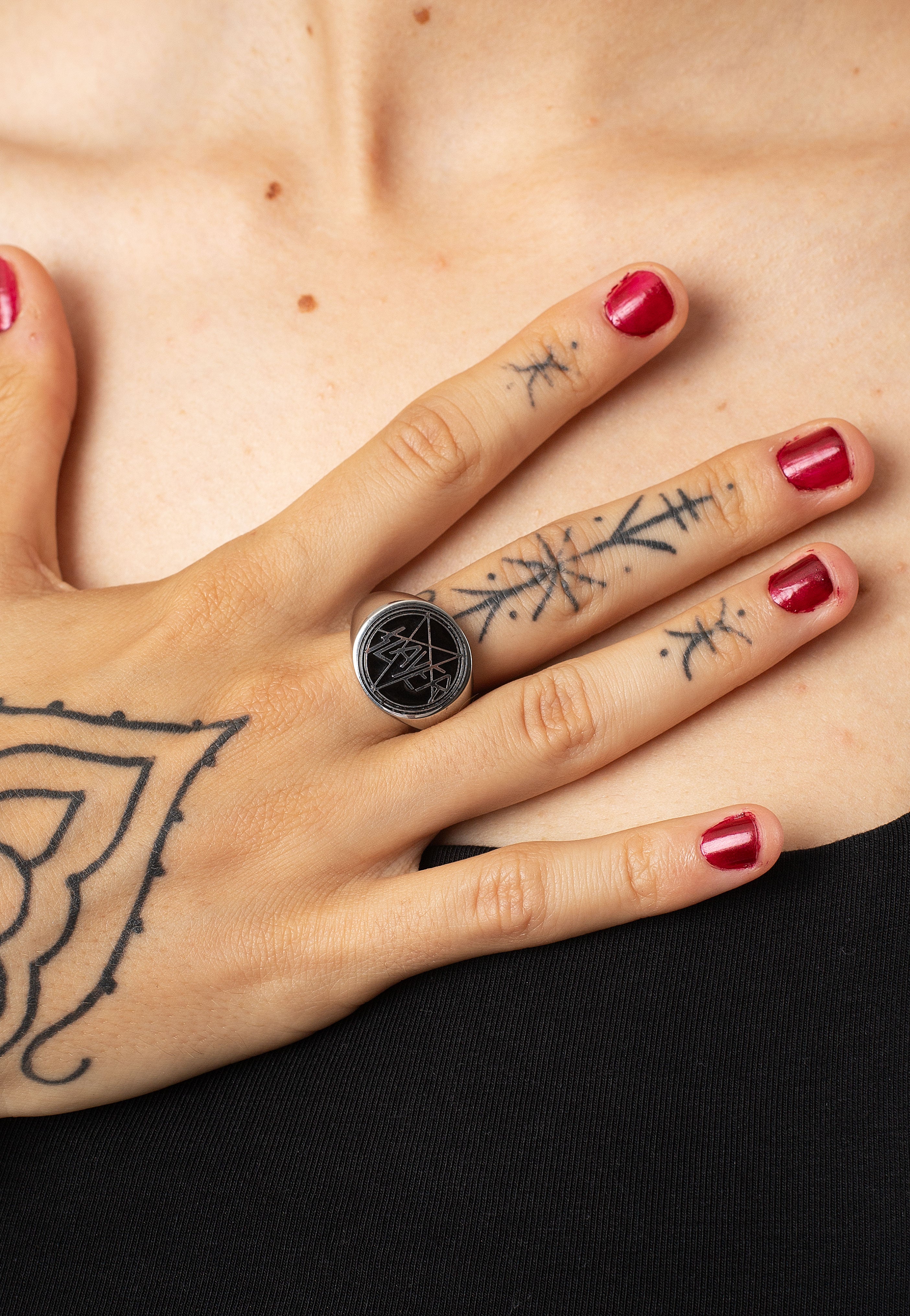 Wildcat x Slayer - Enamel Signet - Ring | Neutral-Image