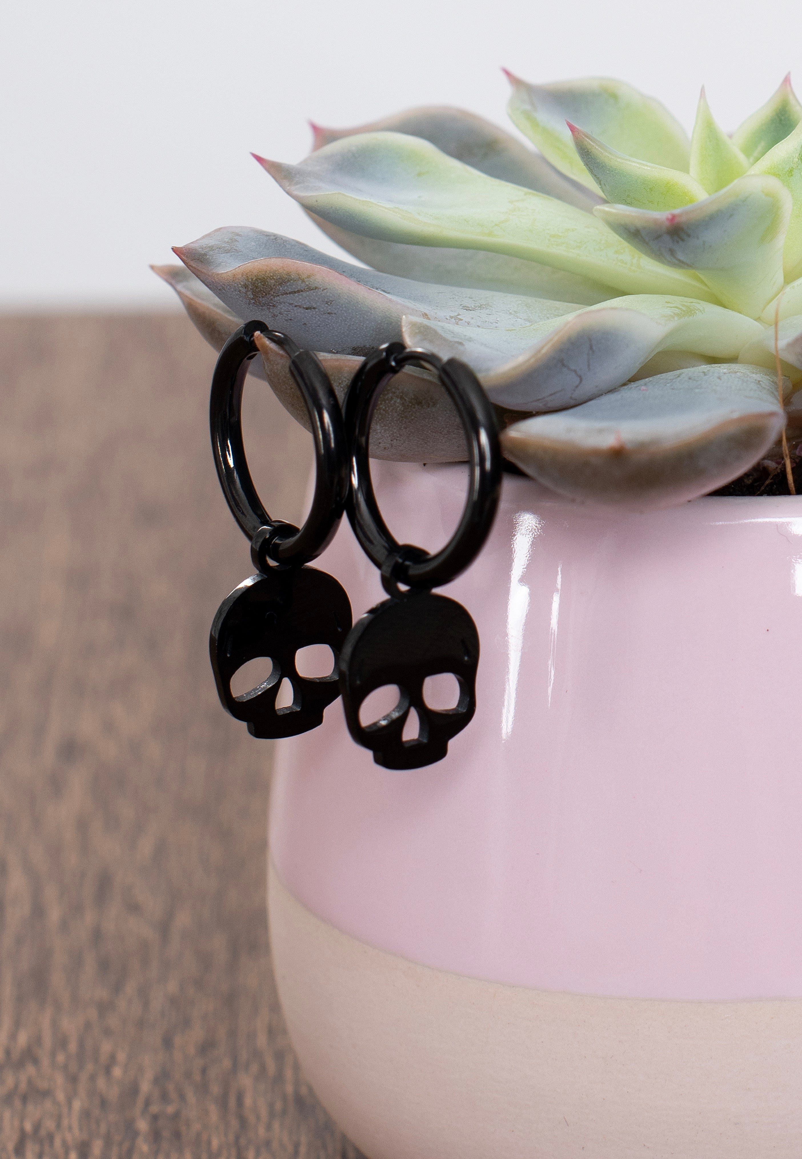 Wildcat - Little Skull Black - Earrings | Neutral-Image