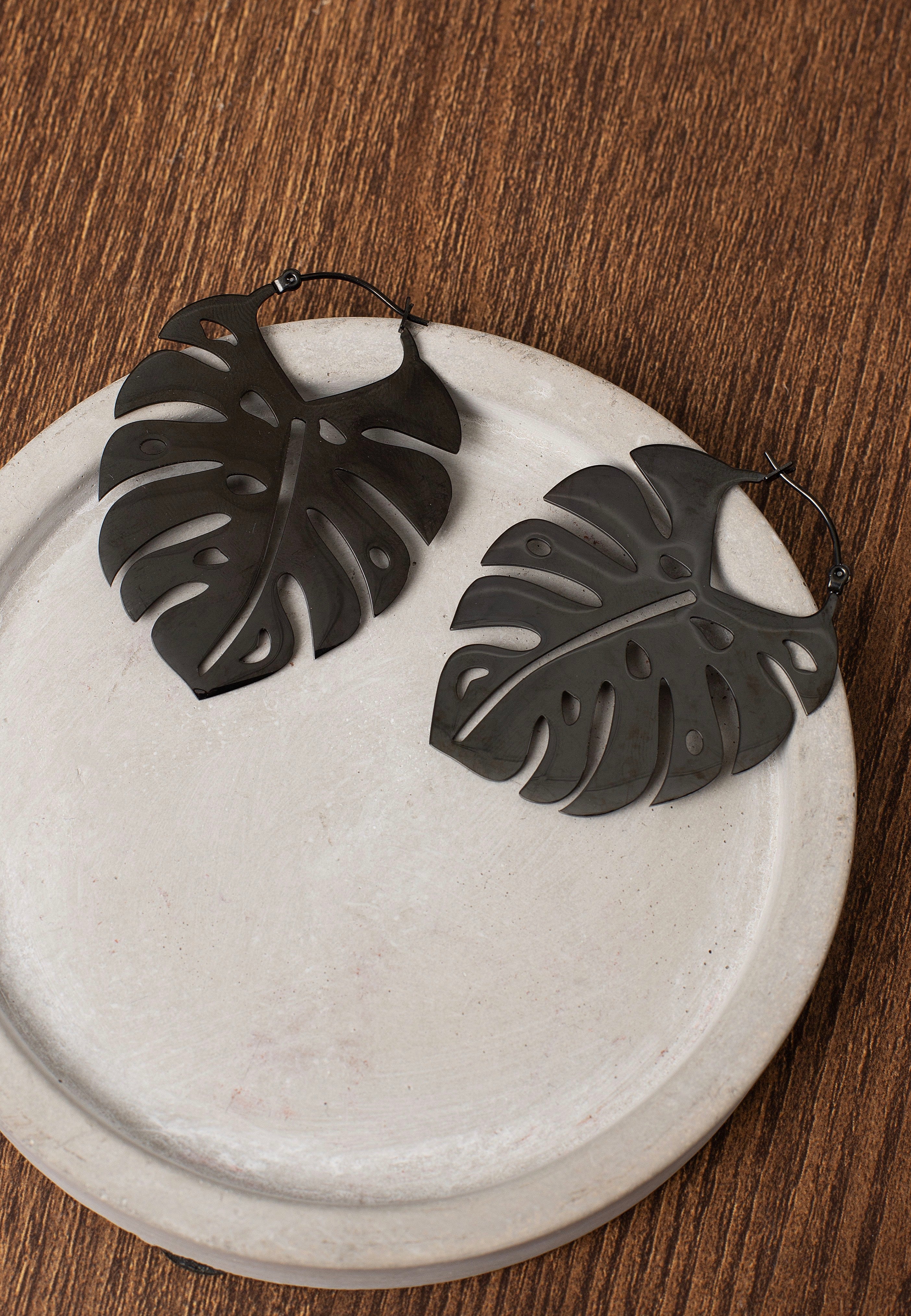 Wildcat - Monstera Leaf - Earrings | Neutral-Image