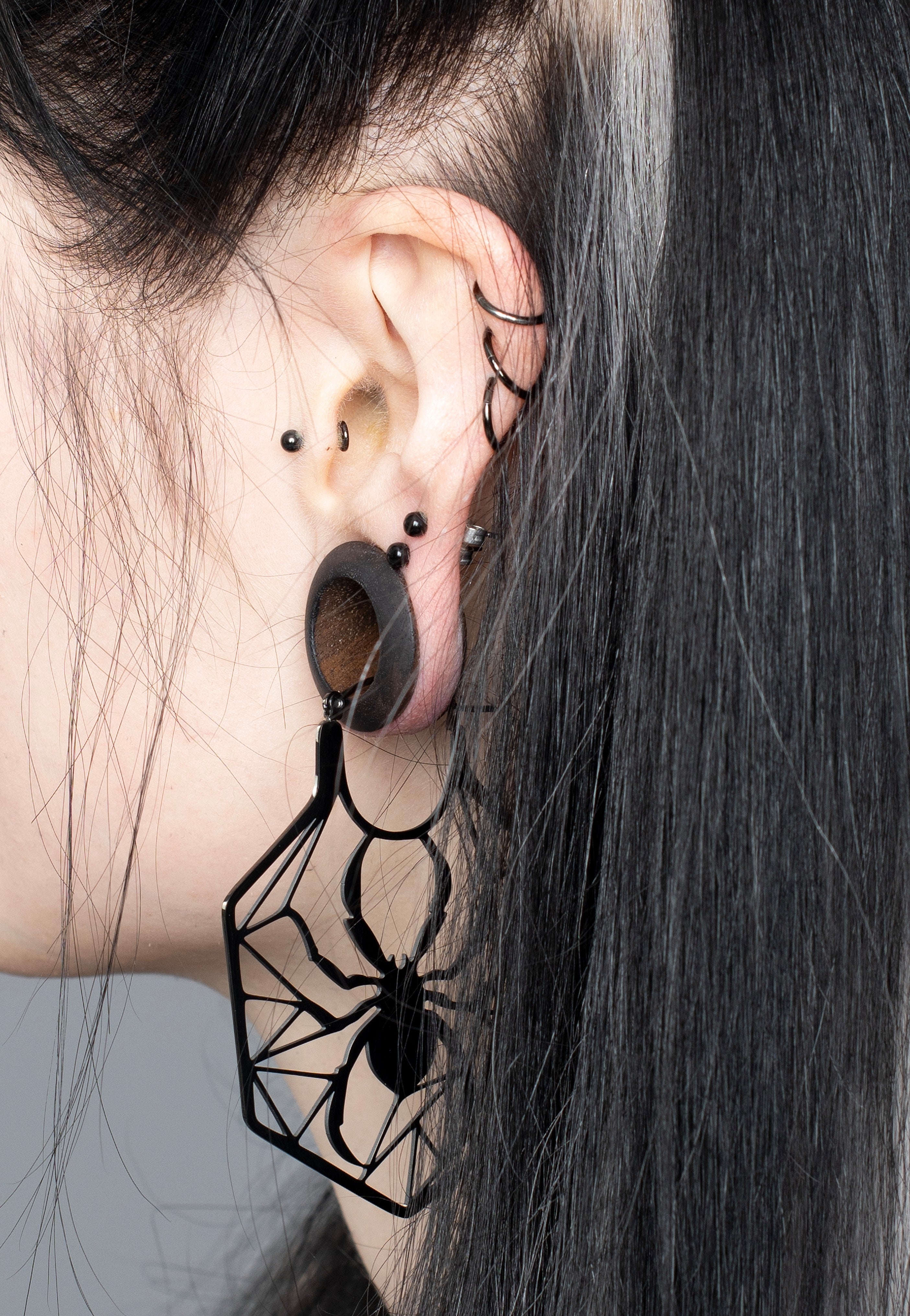 Wildcat - Spiderweb Black - Earrings | Neutral-Image