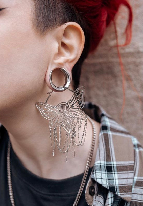 Wildcat - Moth Chain Silver - Earrings | Neutral-Image