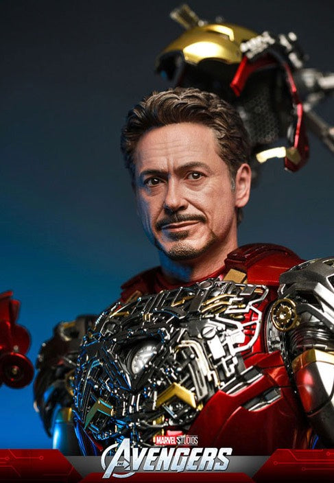 The Avengers - Iron Man Mark VI (2.0) with Suit Up Gantry Movie Masterpiece Diecast 1:6 - Action Figure | Neutral-Image